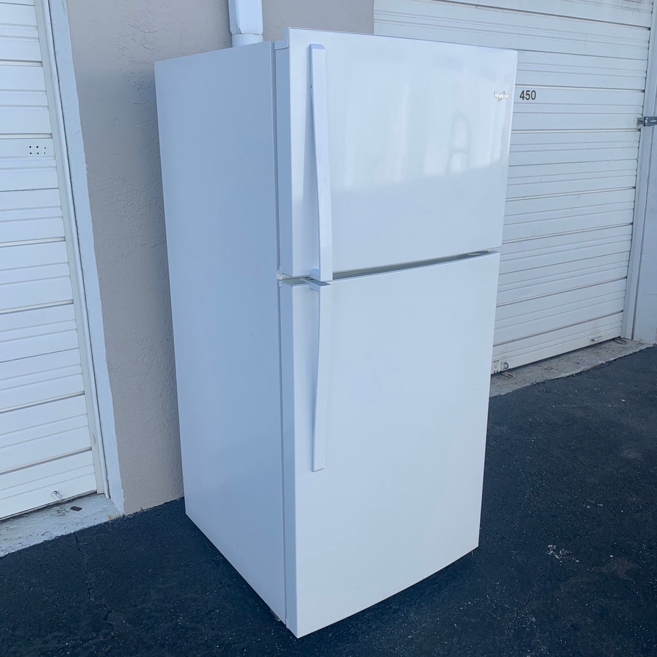 Whirlpool Top and Bottom Refrigerator Whirlpool Top and Bottom Refrigerator